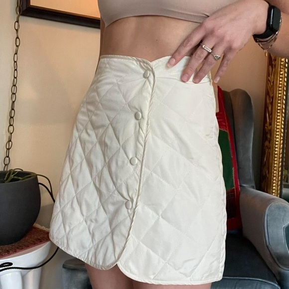 Cream Puffer Skirt - Picture 3 of 5